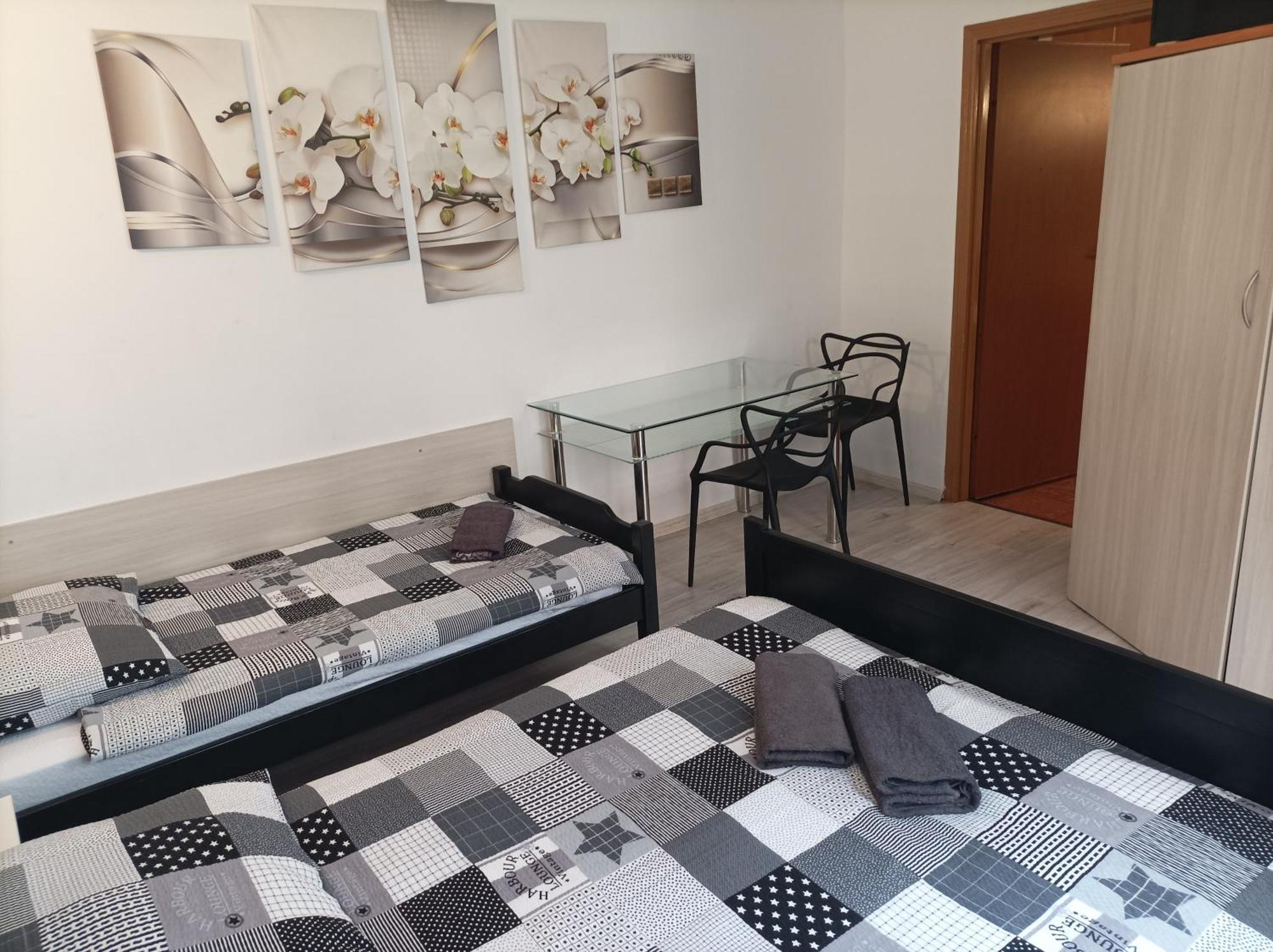 A-Piramida Appartement Wrocław Buitenkant foto