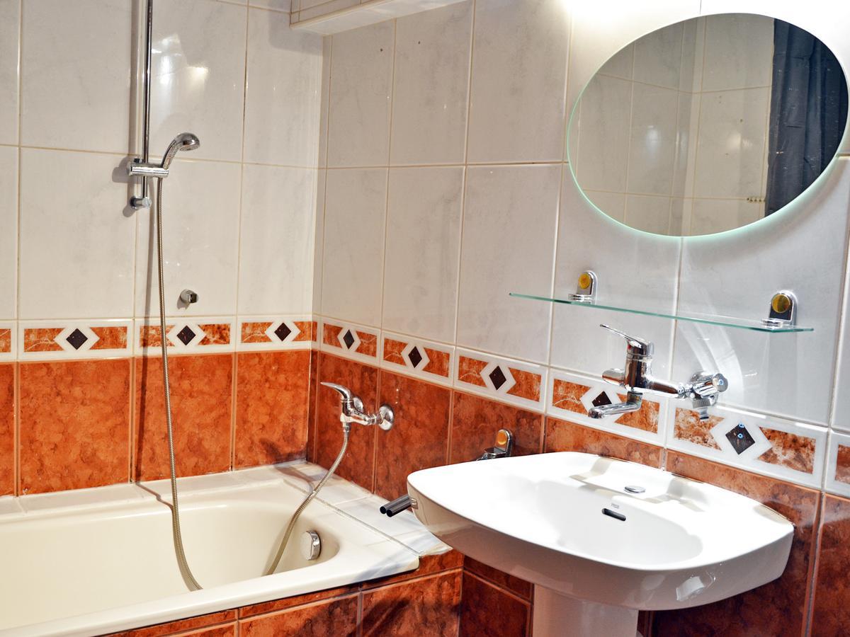 A-Piramida Appartement Wrocław Buitenkant foto